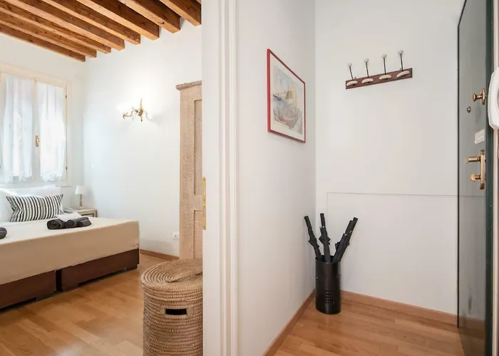 Casa Claudia Ai Frari アパート