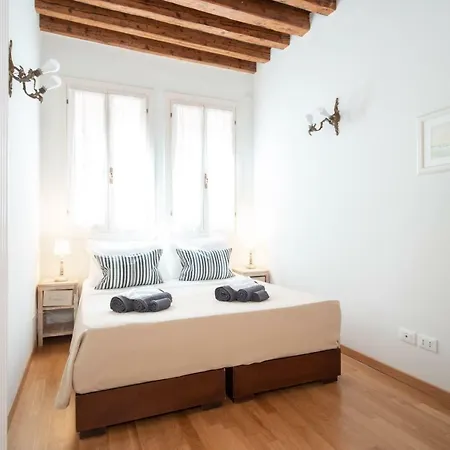 Apartman Casa Claudia Ai Frari *